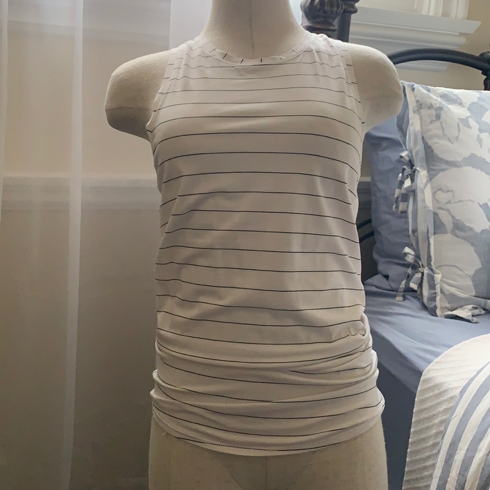 Lululemon workout tank